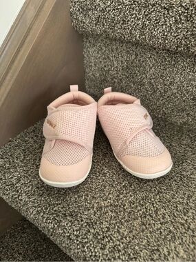 Pink Stonz - Size 7